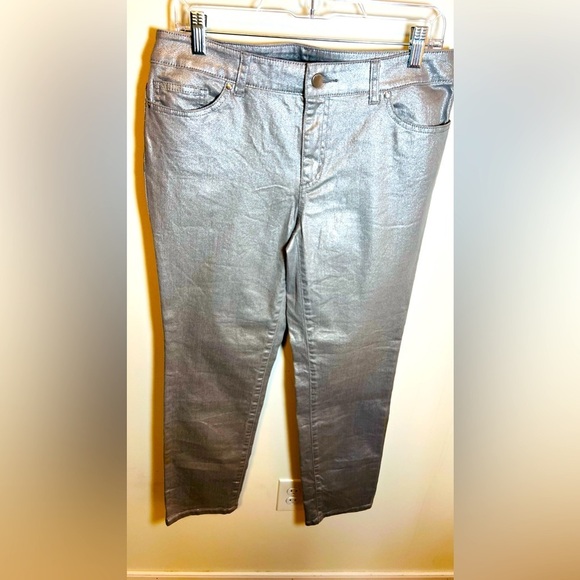 Chico's‎ Platinum Metallic Silver Flat Front Pants Size 0.5 or US Size 6 - Picture 1 of 9